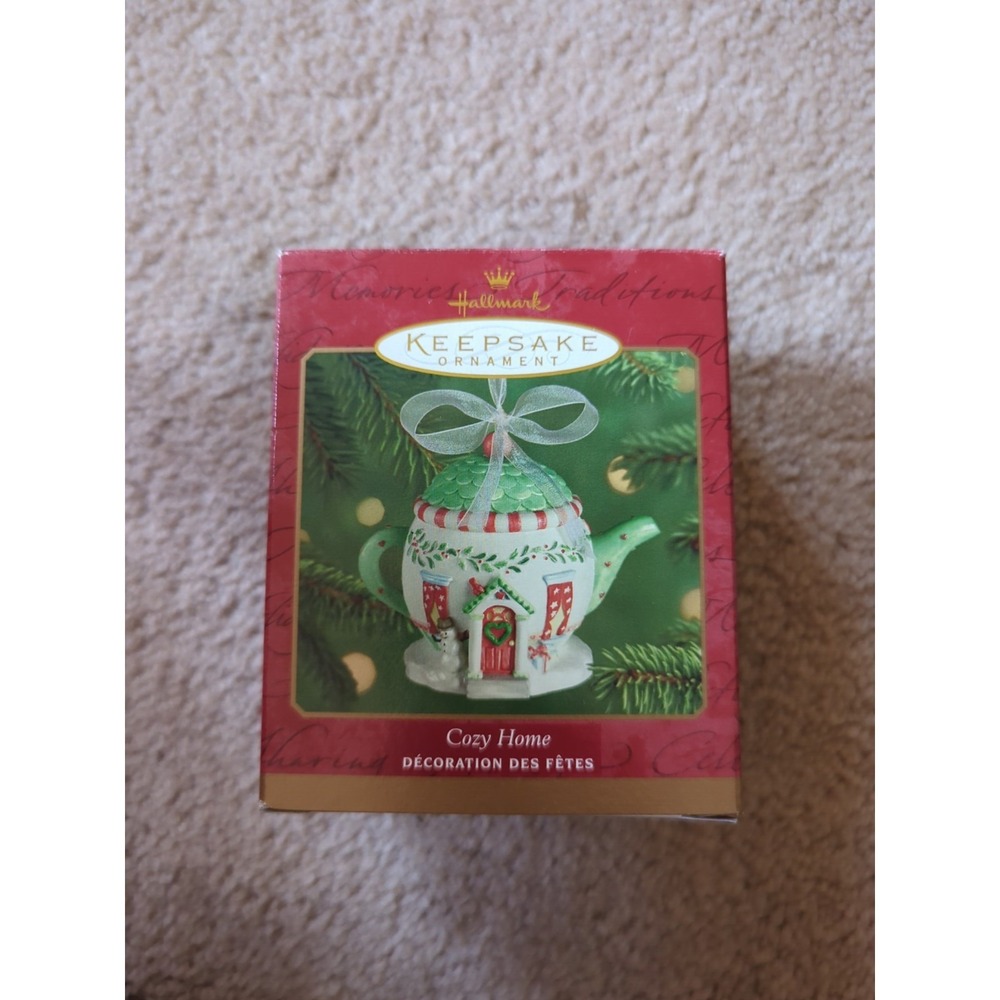 Hallmark Keepsake Ornament Cozy Home Teapot 2001 Orig Box